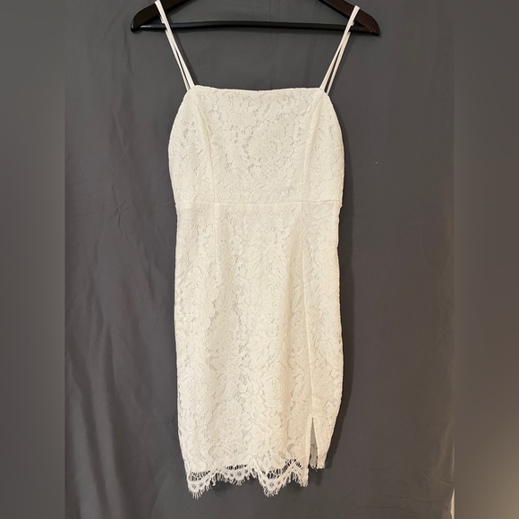 Zara, white lace, medium - Picture 1 of 2